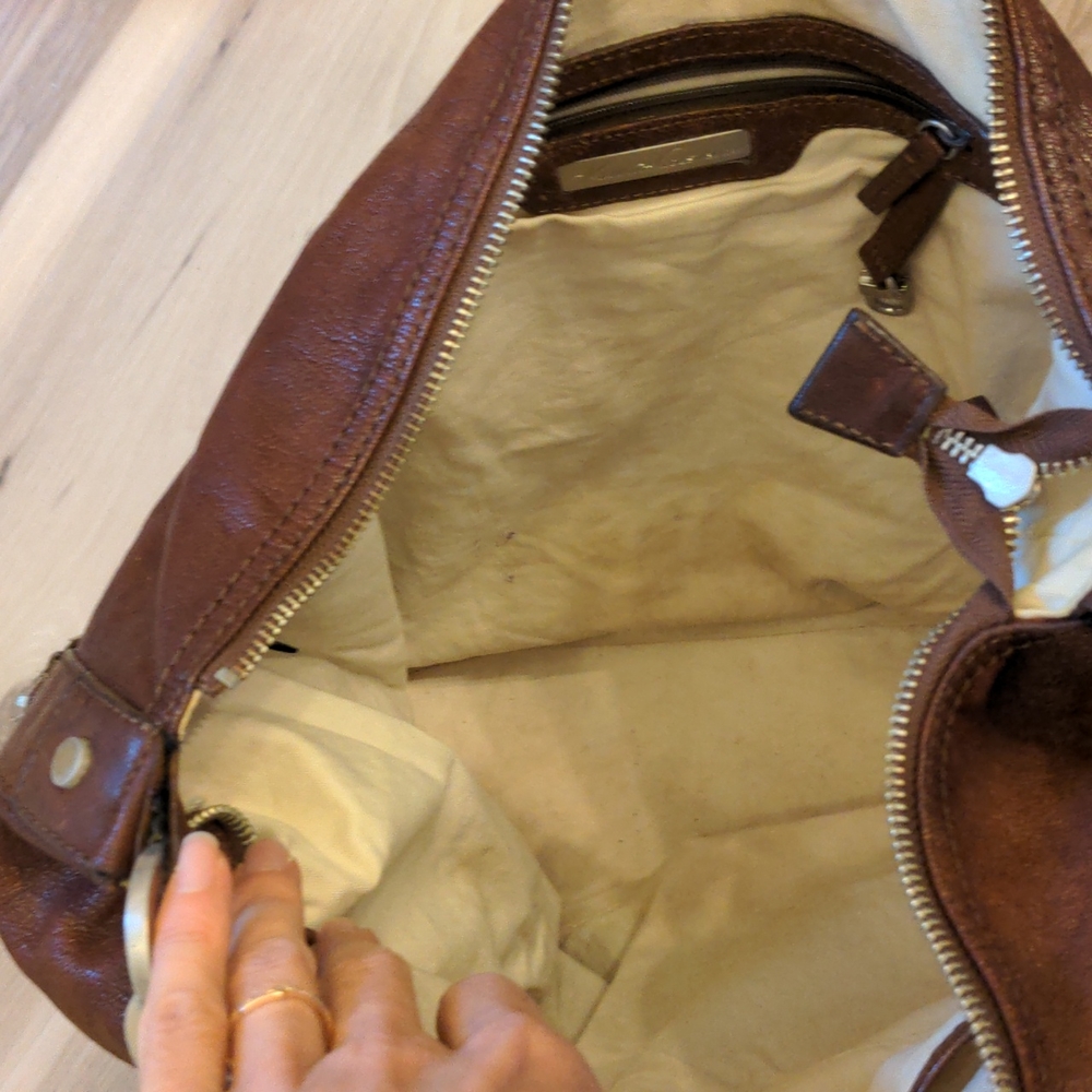 Gorgeous Slouchy Chocolate Leather Kenneth Cole Shoulder Bag - Picture 5 of 10